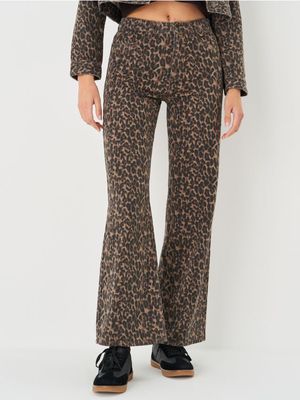 Jeansy damskie w miejskim stylu Sinsay ze sklepu: Sinsay w kategorii: Jeansy damskie - zdjęcie CC22A15-4CA-6968_840DB
