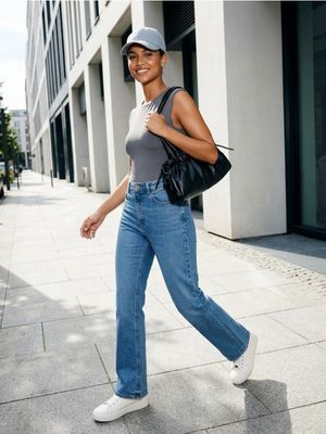 Jeansy damskie Sinsay ze sklepu: Sinsay w kategorii: Jeansy damskie - zdjęcie CC22A15-4CA-6968_907FI
