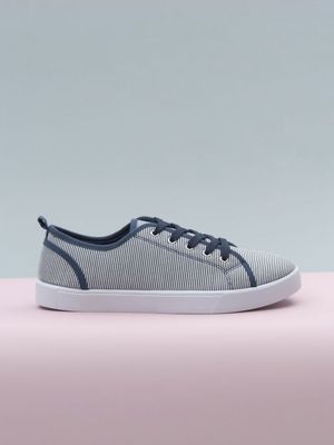Trampki damskie Sinsay ze sklepu: Sinsay w kategorii: Trampki damskie - zdjęcie CC22A15-4CA-6968_911DG