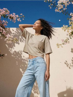 Bluzka damska casual Sinsay ze sklepu: Sinsay w kategorii: Bluzki damskie - zdjęcie CC22A15-4CA-6968_928CG
