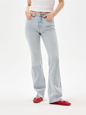 Jeansy damskie casual Sinsay ze sklepu: Sinsay w kategorii: Jeansy damskie - zdjęcie CC22A15-4CA-6968_949GY