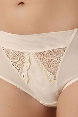 Majtki damskie w stylu klasycznym koronkowe Nessa ze sklepu: kontri.pl w kategorii: Majtki damskie - zdjęcie E1A5966-47C-7221_33123