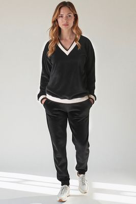 Vivisence - Dres damski sportowy casual ze sklepu: kontri.pl w kategorii: Dresy damskie