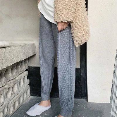 Spodnie damskie casual Intimica ze sklepu: Intimica.pl w kategorii: Spodnie damskie - zdjęcie WP-ADS-RTKIFPPPR_8703898845513