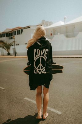 Bluza damska na jesień Surf Inc. ze sklepu: Surf Inc w kategorii: Bluzy damskie - zdjęcie WP-ADS-UGZXOURBE_100