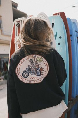 Bluza damska młodzieżowa jesienna Surf Inc. ze sklepu: Surf Inc w kategorii: Bluzy damskie - zdjęcie WP-ADS-UGZXOURBE_1401