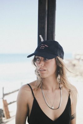 Czapka z daszkiem damska Surf Inc. ze sklepu: Surf Inc w kategorii: Czapki z daszkiem damskie - zdjęcie WP-ADS-UGZXOURBE_1552