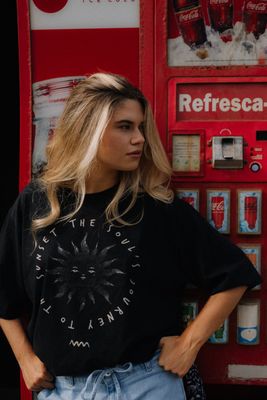 Bluzka damska na wiosnę Surf Inc. ze sklepu: Surf Inc w kategorii: Bluzki damskie - zdjęcie WP-ADS-UGZXOURBE_1664