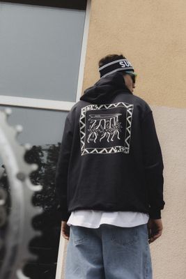 Bluza męska w stylu młodzieżowym Surf Inc. ze sklepu: Surf Inc w kategorii: Bluzy męskie - zdjęcie WP-ADS-UGZXOURBE_1691