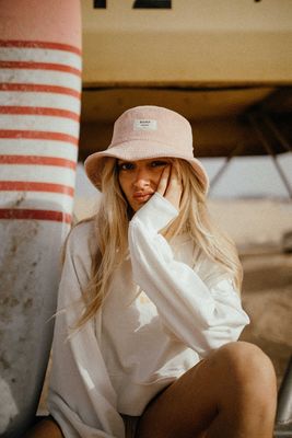 Kapelusz damski Surf Inc. ze sklepu: Surf Inc w kategorii: Kapelusze damskie - zdjęcie WP-ADS-UGZXOURBE_178