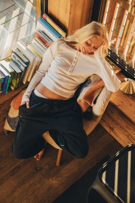 Bluzka damska wiosenna Surf Inc. ze sklepu: Surf Inc w kategorii: Bluzki damskie - zdjęcie WP-ADS-UGZXOURBE_1783