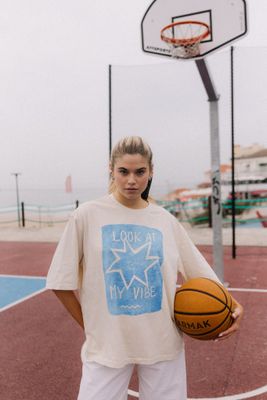 Bluzka damska młodzieżowa na wiosnę Surf Inc. ze sklepu: Surf Inc w kategorii: Bluzki damskie - zdjęcie WP-ADS-UGZXOURBE_1823