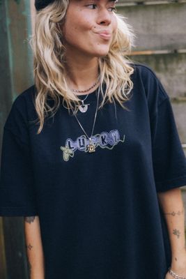 Bluzka damska w stylu młodzieżowym Surf Inc. ze sklepu: Surf Inc w kategorii: Bluzki damskie - zdjęcie WP-ADS-UGZXOURBE_2311