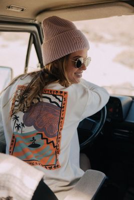 Surf Inc. - Bluza damska młodzieżowa na wiosnę ze sklepu: Surf Inc w kategorii: Bluzy damskie - zdjęcie WP-ADS-UGZXOURBE_440