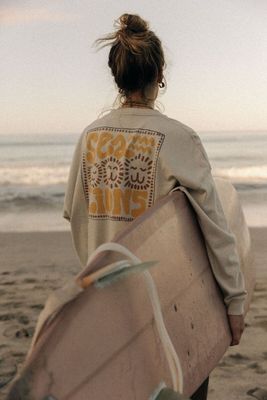 Bluzka damska na wiosnę casual Surf Inc. ze sklepu: Surf Inc w kategorii: Bluzki damskie - zdjęcie WP-ADS-UGZXOURBE_594