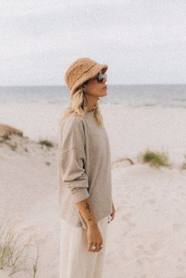Bluzka damska na wiosnę Surf Inc. ze sklepu: Surf Inc w kategorii: Bluzki damskie - zdjęcie WP-ADS-UGZXOURBE_775