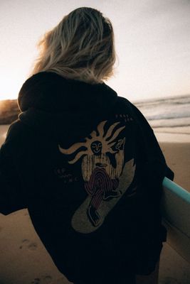 Bluza damska na jesień Surf Inc. ze sklepu: Surf Inc w kategorii: Bluzy damskie - zdjęcie WP-ADS-UGZXOURBE_827
