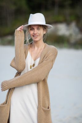 Sweter damski na zimę BE Knitwear ze sklepu: Cudmoda w kategorii: Swetry damskie - zdjęcie WP-ADS-ZJHDFTVFS_10469
