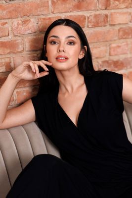 Bluzka damska casual BeWear ze sklepu: Cudmoda w kategorii: Bluzki damskie - zdjęcie WP-ADS-ZJHDFTVFS_26134
