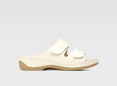 Klapki damskie na lato Go Soft ze sklepu: ccc.eu w kategorii: Klapki damskie - zdjęcie WP-CCC-G202M-SEF_5904248820978