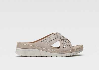 Klapki damskie letnie Clara Barson ze sklepu: ccc.eu w kategorii: Klapki damskie - zdjęcie WP-CCC-G202M-SEF_5904862663104