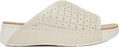 Klapki damskie na lato Go Soft ze sklepu: ccc.eu w kategorii: Klapki damskie - zdjęcie WP-CCC-G202M-SEF_5906751996546