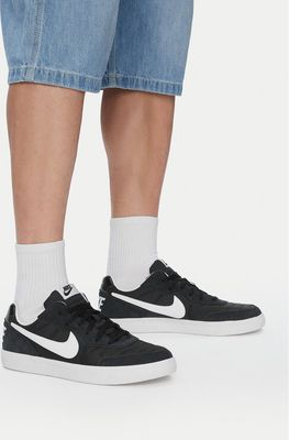 Buty sportowe męskie Nike ze sklepu: eobuwie.pl w kategorii: Buty sportowe męskie - zdjęcie WP-EBWP-9KUZS-09B_0000305405180