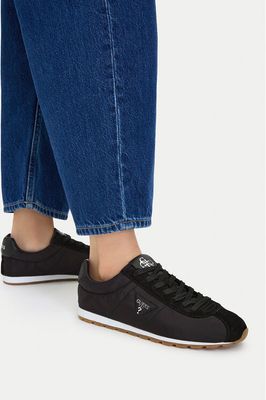 Buty sportowe damskie na jesień Guess ze sklepu: eobuwie.pl w kategorii: Buty sportowe damskie - zdjęcie WP-EBWP-9KUZS-09B_0000305818171
