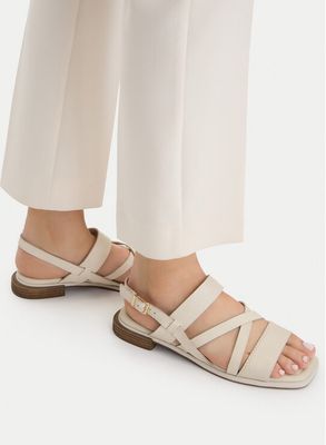 Sandały damskie na wiosnę Clarks ze sklepu: eobuwie.pl w kategorii: Sandały damskie - zdjęcie WP-EBWP-9KUZS-09B_0000305833785
