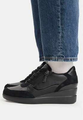 czarny Buty sportowe damskie sznurowane Geox ze sklepu: eobuwie.pl w kategorii: Buty sportowe damskie