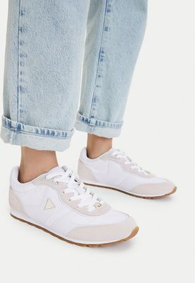 Guess - Buty sportowe damskie na wiosnę ze sklepu: eobuwie.pl w kategorii: Buty sportowe damskie - zdjęcie WP-EBWP-9KUZS-09B_0000306155268