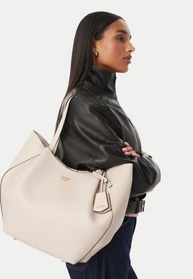 Shopper bag elegancka Guess ze sklepu: eobuwie.pl w kategorii: Torby Shopper bag - zdjęcie WP-EBWP-9KUZS-09B_0000306155947
