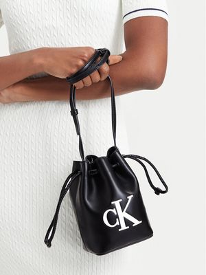 Listonoszka elegancka Calvin Klein ze sklepu: eobuwie.pl w kategorii: Listonoszki - zdjęcie WP-EBWP-9KUZS-09B_0000306185265