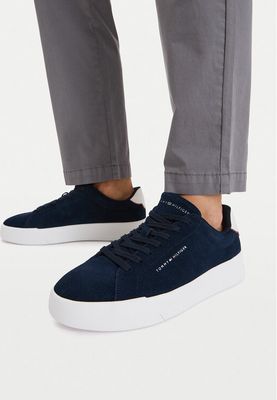 Buty sportowe męskie na wiosnę Tommy Hilfiger ze sklepu: eobuwie.pl w kategorii: Buty sportowe męskie - zdjęcie WP-EBWP-9KUZS-09B_0000306195059