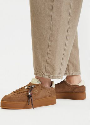 Buty sportowe damskie wiosenne Tommy Jeans ze sklepu: eobuwie.pl w kategorii: Buty sportowe damskie - zdjęcie WP-EBWP-9KUZS-09B_0000306195660