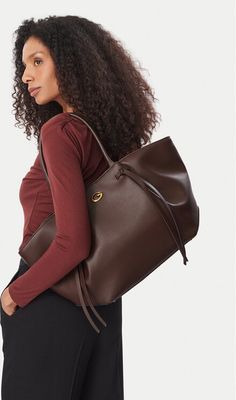Shopper bag elegancka Guess ze sklepu: eobuwie.pl w kategorii: Torby Shopper bag - zdjęcie WP-EBWP-9KUZS-09B_0000306263369