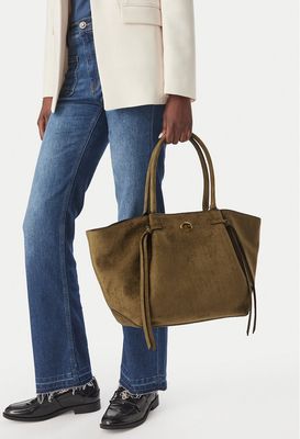 Shopper bag elegancka Guess ze sklepu: eobuwie.pl w kategorii: Torby Shopper bag - zdjęcie WP-EBWP-9KUZS-09B_0000306265158