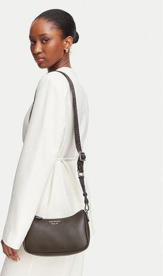 Listonoszka elegancka Emporio Armani ze sklepu: eobuwie.pl w kategorii: Listonoszki - zdjęcie WP-EBWP-9KUZS-09B_0000306430150
