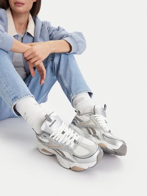 Buty sportowe damskie na wiosnę Reebok ze sklepu: eobuwie.pl w kategorii: Buty sportowe damskie - zdjęcie WP-EBWP-9KUZS-09B_5903419834455
