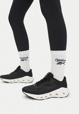 Buty sportowe damskie na wiosnę Reebok ze sklepu: eobuwie.pl w kategorii: Buty sportowe damskie - zdjęcie WP-EBWP-9KUZS-09B_5906751239568