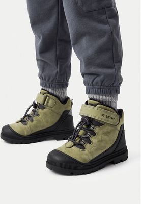 G-STAR - Buty zimowe dziecięce na zimę ze sklepu: eobuwie.pl w kategorii: Buty zimowe dziecięce - zdjęcie WP-EBWP-9KUZS-09B_5906751328880