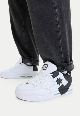 Buty sportowe męskie na wiosnę Dc Shoes ze sklepu: eobuwie.pl w kategorii: Buty sportowe męskie - zdjęcie WP-EBWP-9KUZS-09B_5906751576885
