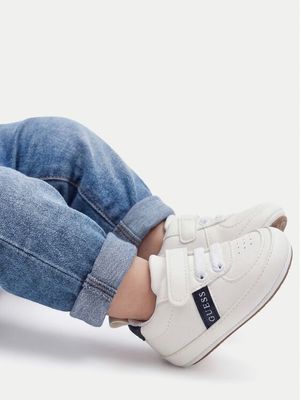 Buty sportowe dziecięce na wiosnę Guess ze sklepu: eobuwie.pl w kategorii: Buty sportowe dziecięce - zdjęcie WP-EBWP-9KUZS-09B_5906751742044
