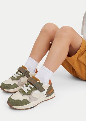 Buty sportowe dziecięce wiosenne Guess ze sklepu: eobuwie.pl w kategorii: Buty sportowe dziecięce - zdjęcie WP-EBWP-9KUZS-09B_5906751777473