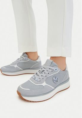 Buty sportowe damskie na wiosnę Mexx ze sklepu: eobuwie.pl w kategorii: Buty sportowe damskie - zdjęcie WP-EBWP-9KUZS-09B_5906751853832