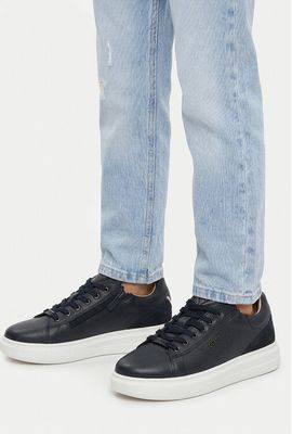Buty sportowe dziecięce jesienne Guess ze sklepu: eobuwie.pl w kategorii: Buty sportowe dziecięce - zdjęcie WP-EBWP-9KUZS-09B_5906751885758