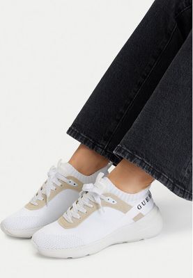Buty sportowe damskie wiosenne Guess ze sklepu: eobuwie.pl w kategorii: Buty sportowe damskie - zdjęcie WP-EBWP-9KUZS-09B_5907964053774