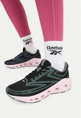 Buty sportowe damskie na wiosnę Reebok ze sklepu: eobuwie.pl w kategorii: Buty sportowe damskie - zdjęcie WP-EBWP-9KUZS-09B_5907964203100