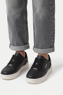 Buty sportowe dziecięce jesienne Guess ze sklepu: eobuwie.pl w kategorii: Buty sportowe dziecięce - zdjęcie WP-EBWP-9KUZS-09B_5907964252467