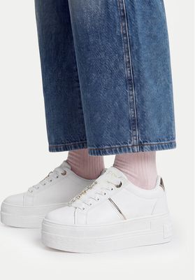 Buty sportowe dziecięce na wiosnę Guess ze sklepu: eobuwie.pl w kategorii: Buty sportowe dziecięce - zdjęcie WP-EBWP-9KUZS-09B_5907964272571